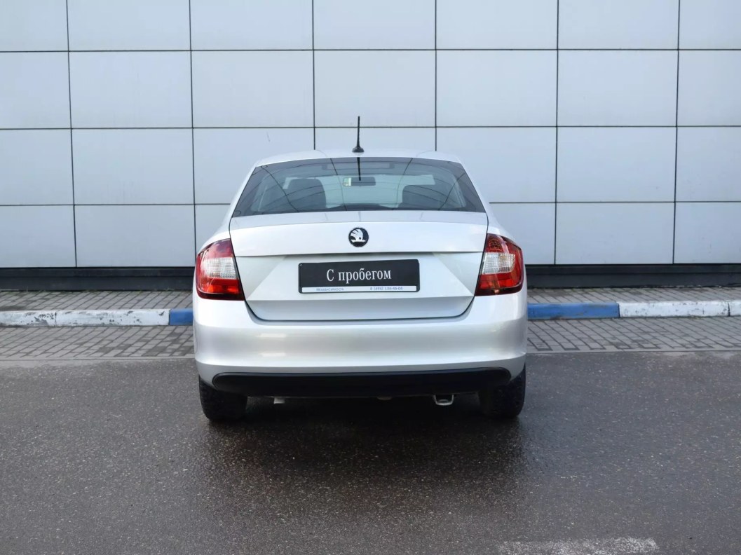Skoda Rapid 1.6 МКПП фото 7