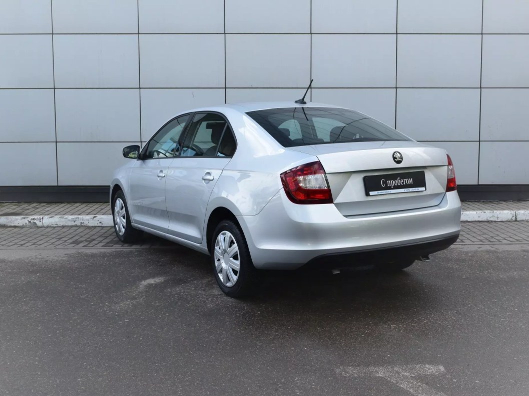 Skoda Rapid 1.6 МКПП фото 8
