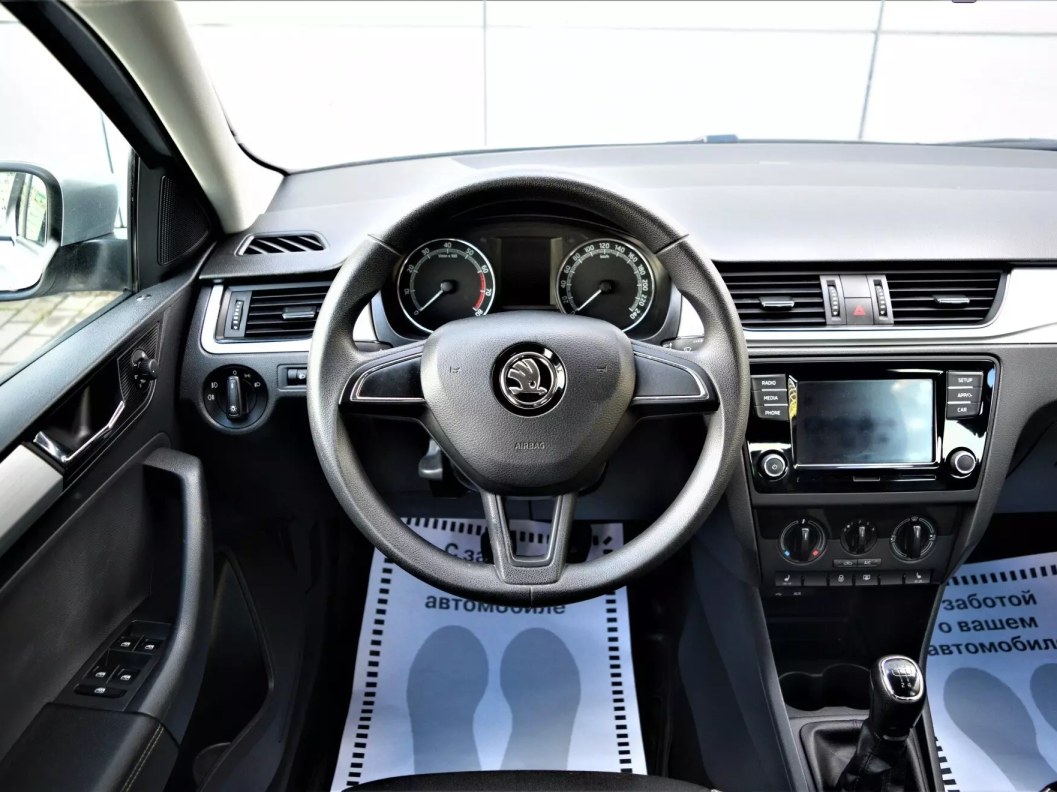 Skoda Rapid 1.6 МКПП фото 15