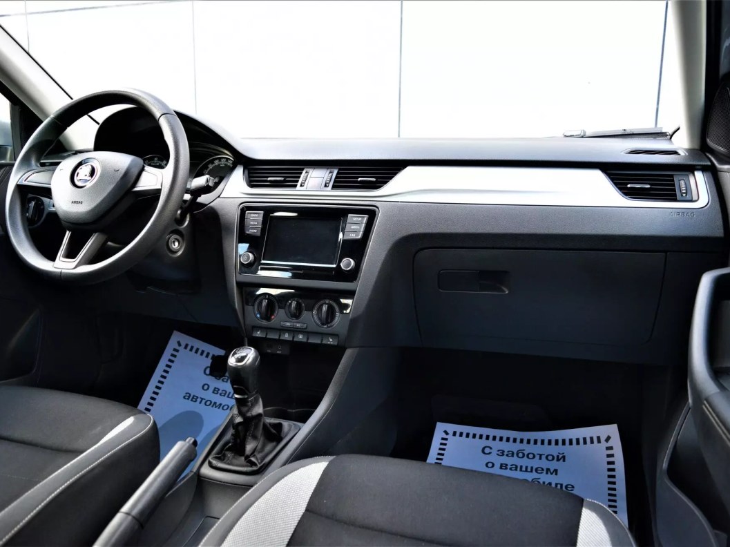 Skoda Rapid 1.6 МКПП фото 18