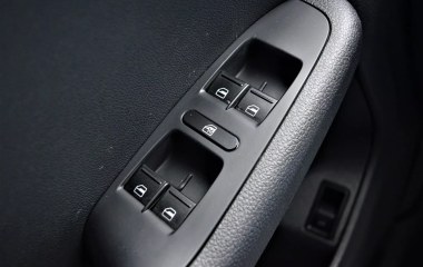 Volkswagen Jetta 1.4 DSG превью 14