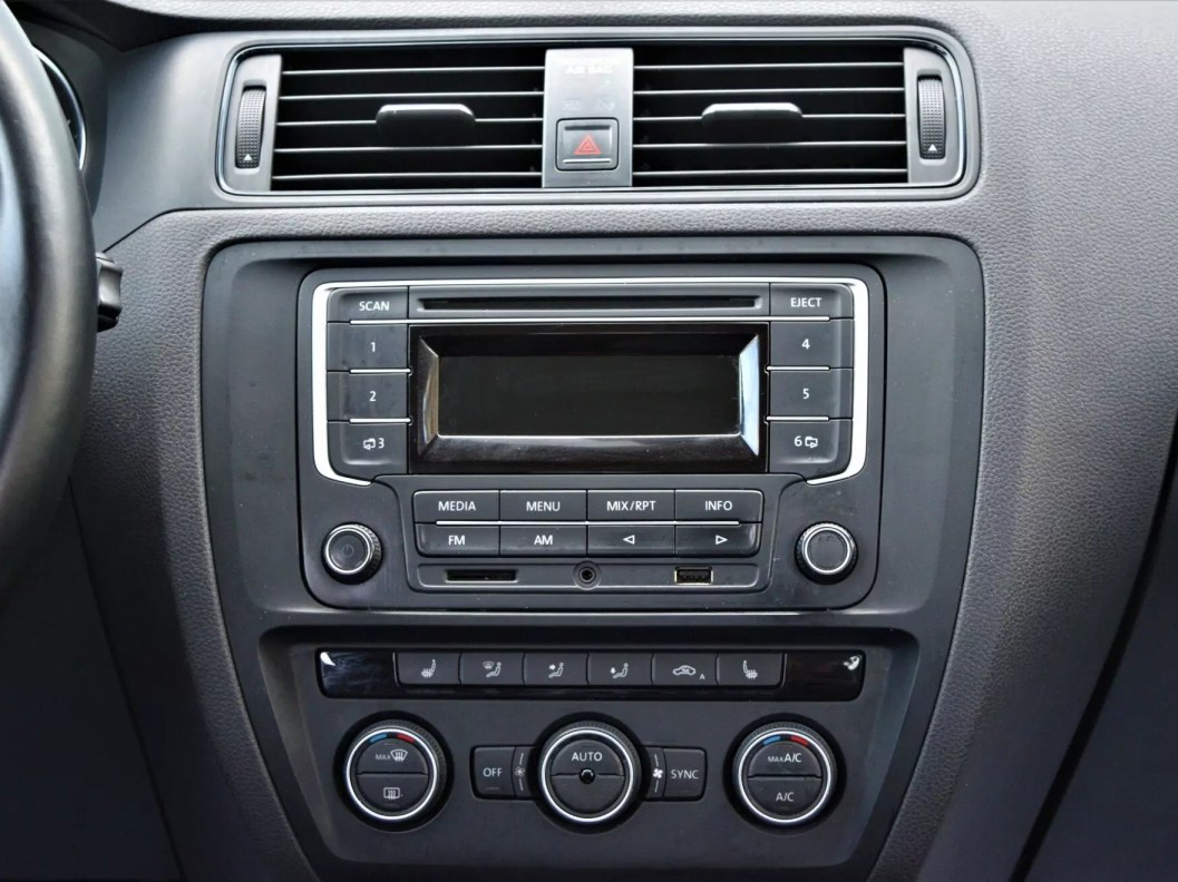 Volkswagen Jetta 1.4 DSG фото 17