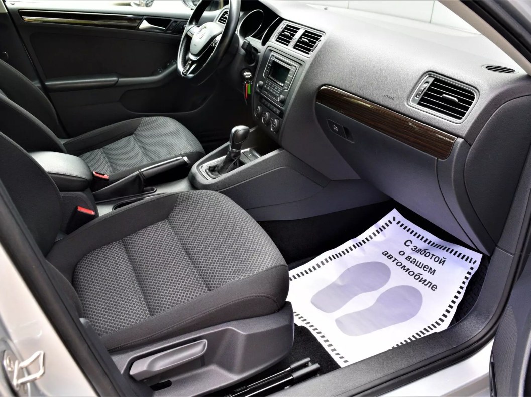 Volkswagen Jetta 1.6 АКПП фото 11