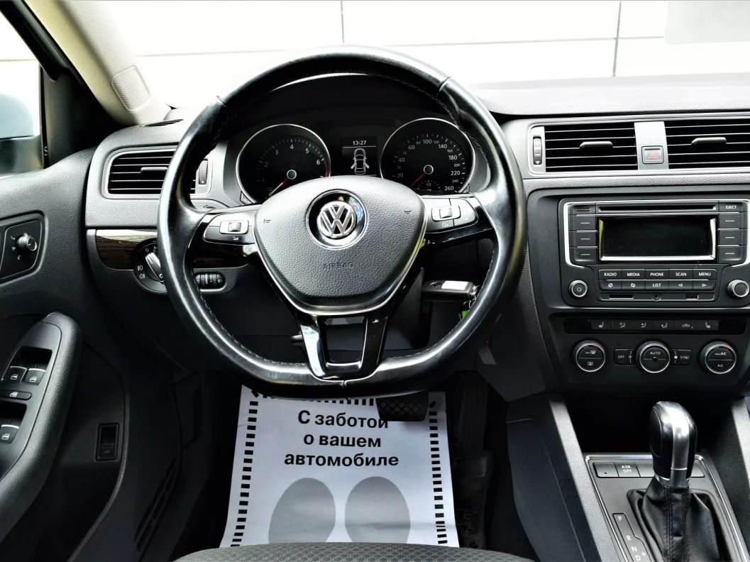 Volkswagen Jetta 1.6 АКПП фото 15