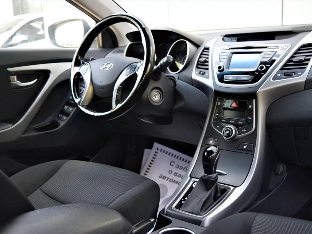 Hyundai Elantra Comfort 1.8 АКПП фото 17