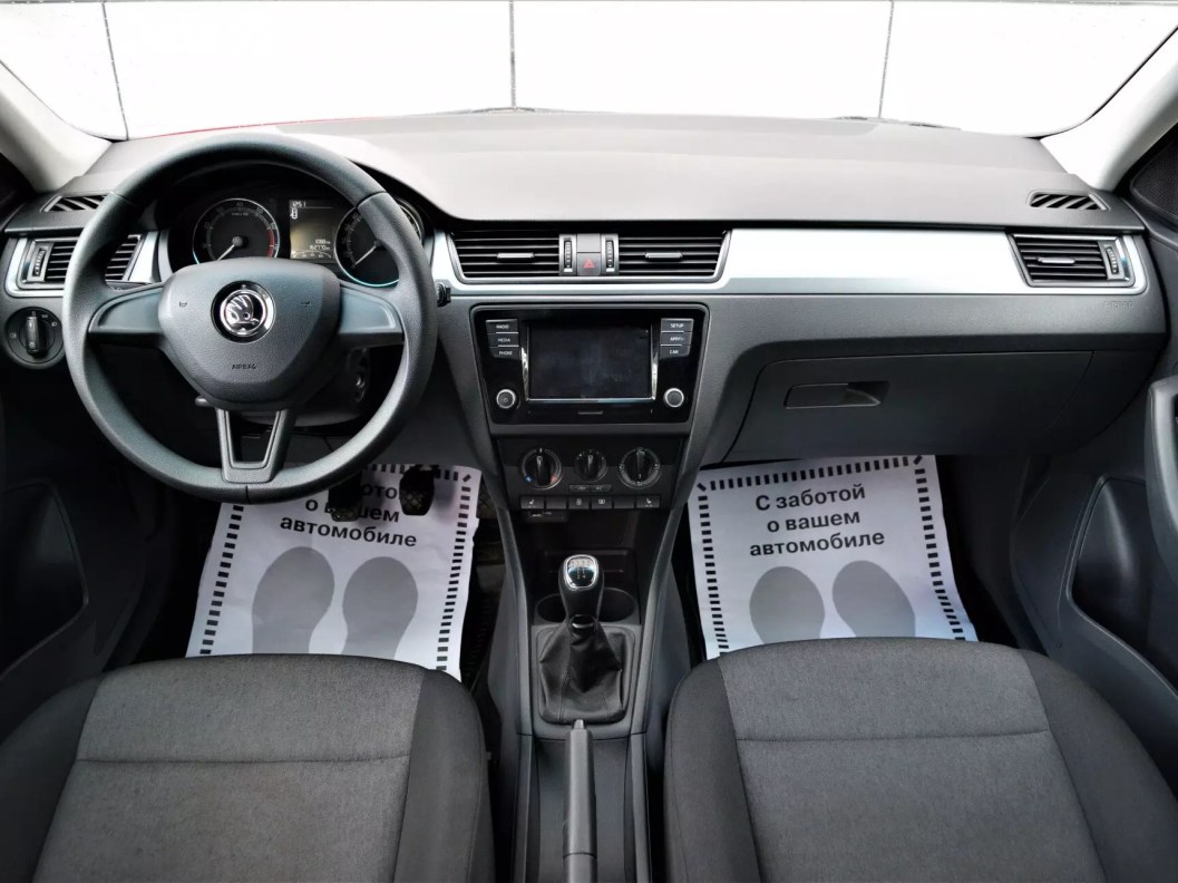 Skoda Rapid 1.6 МКПП фото 9