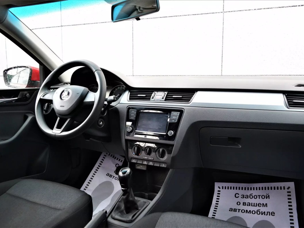 Skoda Rapid 1.6 МКПП фото 10