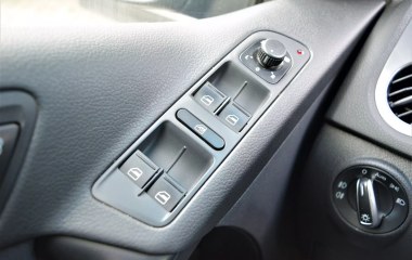 Volkswagen Tiguan 2.0 АКПП превью 13