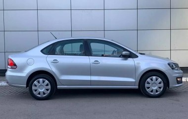 Volkswagen Polo Comfortline 1.6 АКПП превью 4