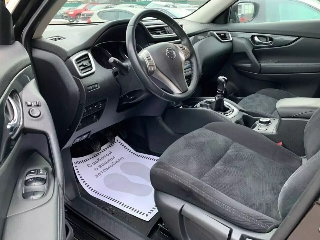 Nissan X-Trail 1.6 МКПП фото 9