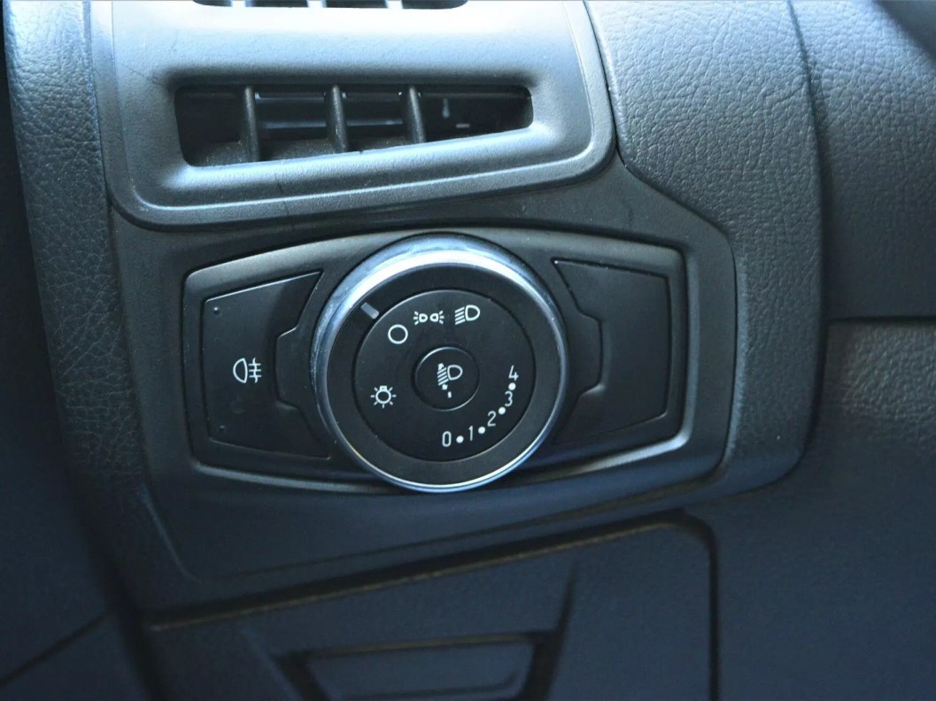 Ford Focus Trend 1.6 МКПП фото 10