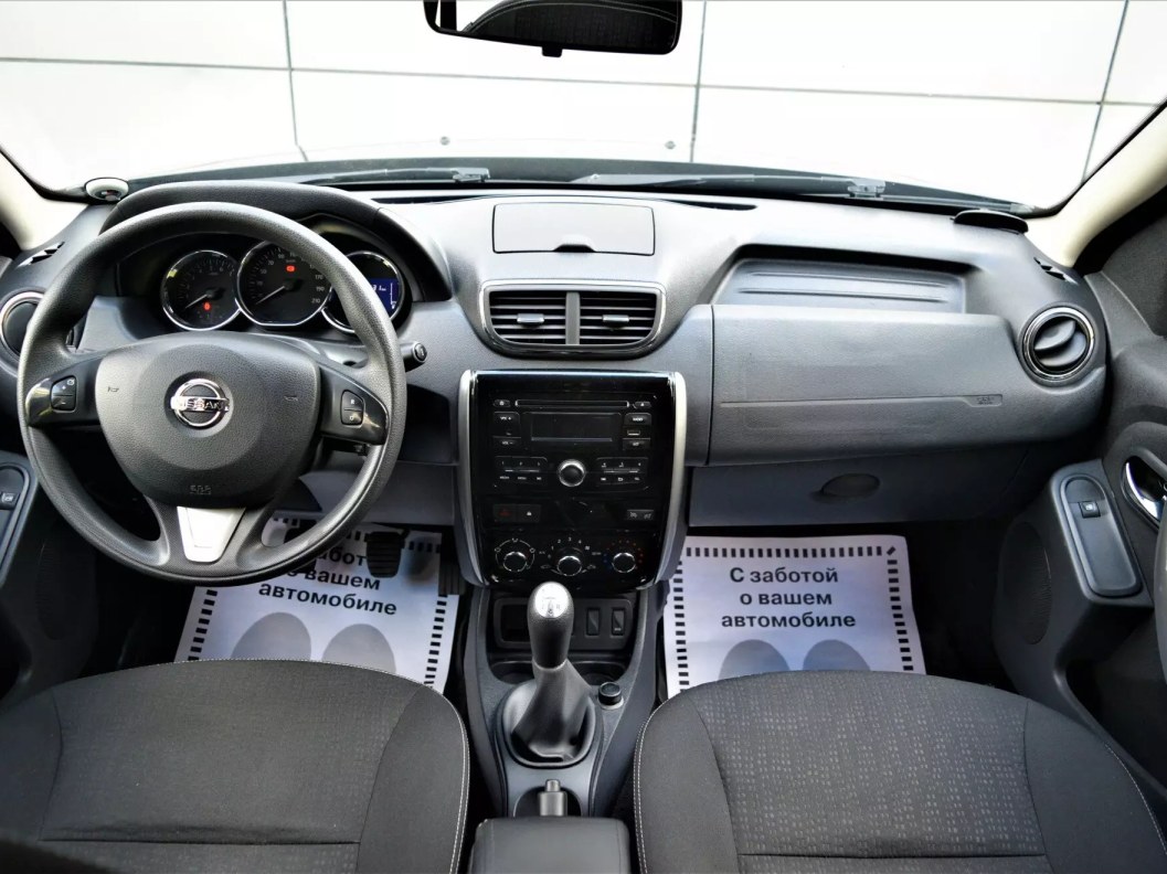 Nissan Terrano Comfort 1.6 МКПП фото 9