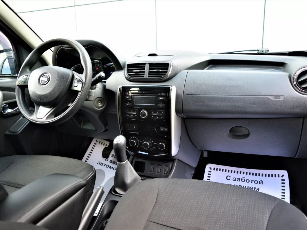 Nissan Terrano Comfort 1.6 МКПП фото 10