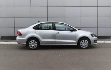 Volkswagen Polo Comfortline 1.6 АКПП превью 4