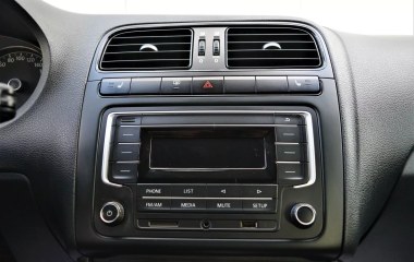 Volkswagen Polo Comfortline 1.6 АКПП превью 17