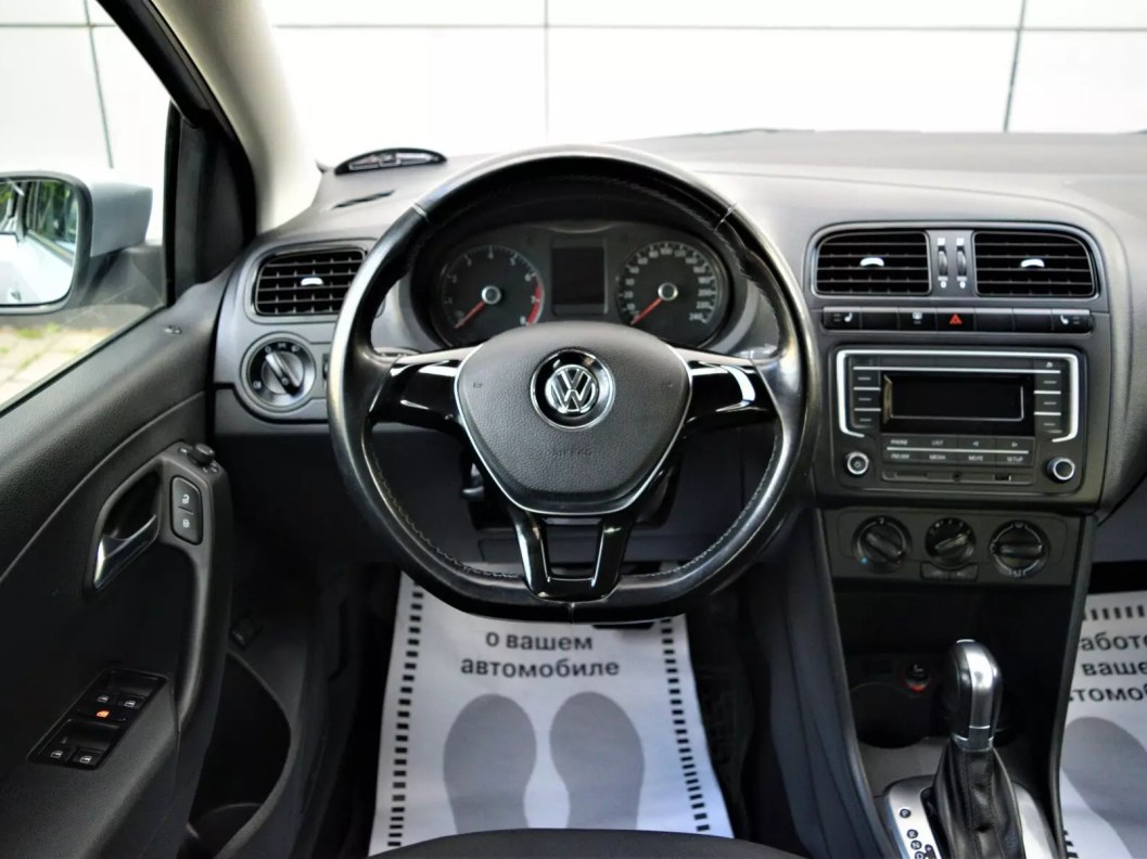 Volkswagen Polo Comfortline 1.6 АКПП фото 18