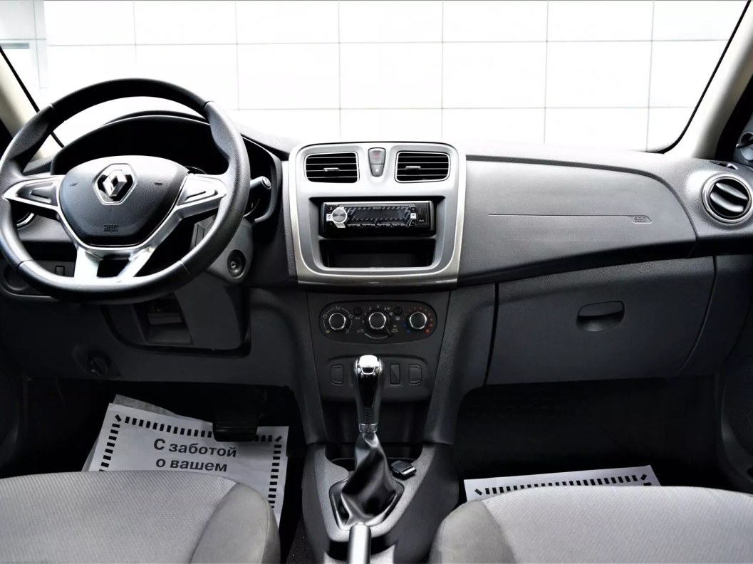 Renault Logan Life 1.6 АКПП фото 8