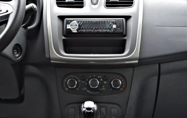 Renault Logan Life 1.6 АКПП превью 10