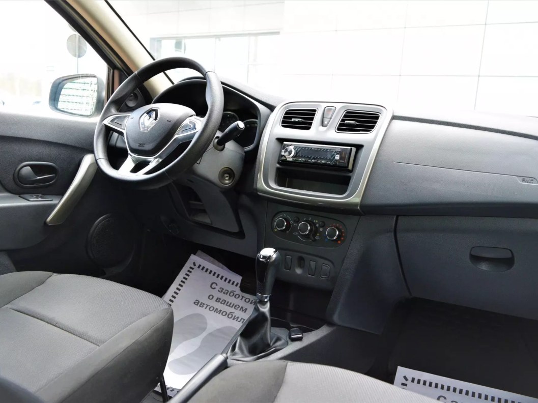 Renault Logan Life 1.6 АКПП фото 13