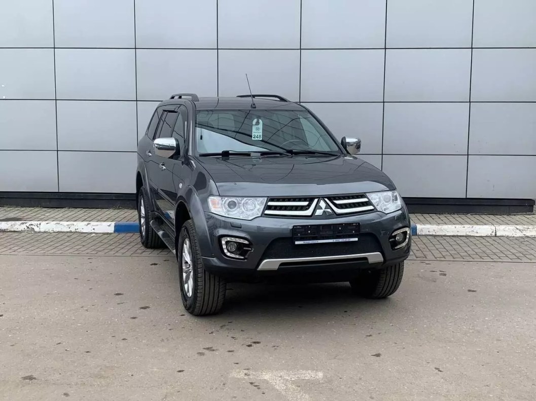 Mitsubishi Pajero Sport Ultimate S03 2.5 АКПП фото 1