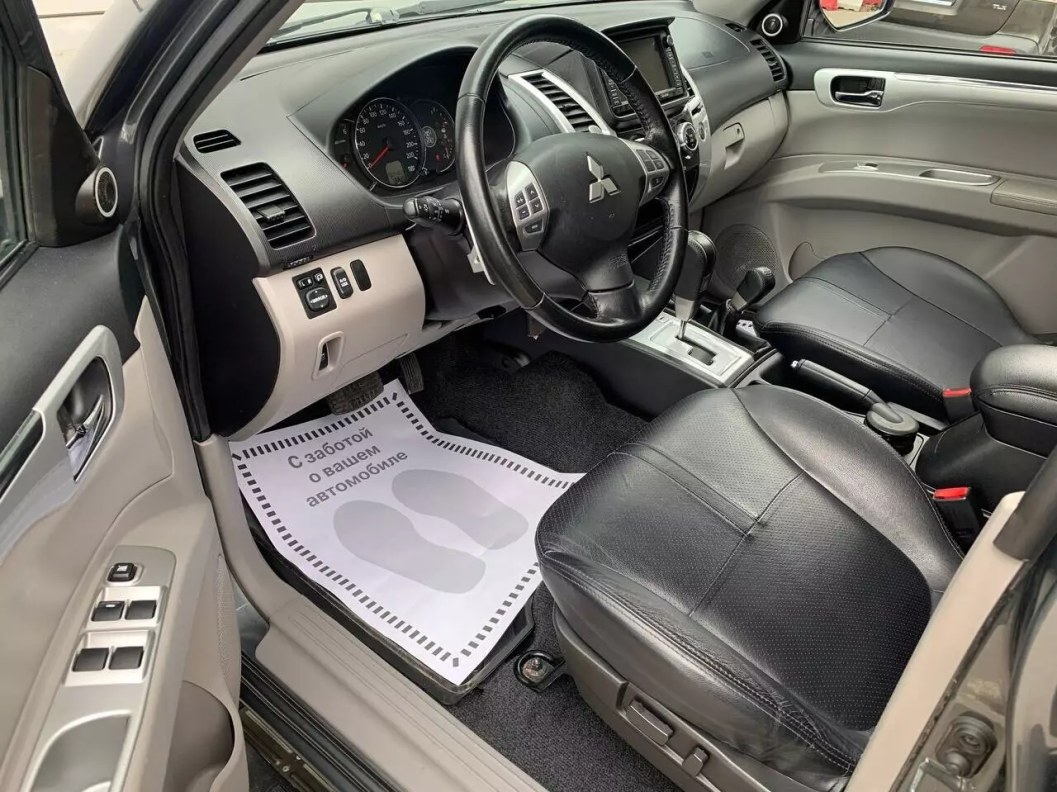 Mitsubishi Pajero Sport Ultimate S03 2.5 АКПП фото 8