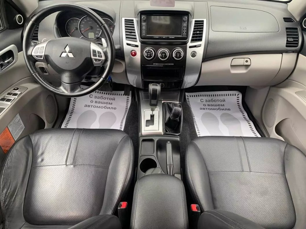 Mitsubishi Pajero Sport Ultimate S03 2.5 АКПП фото 9