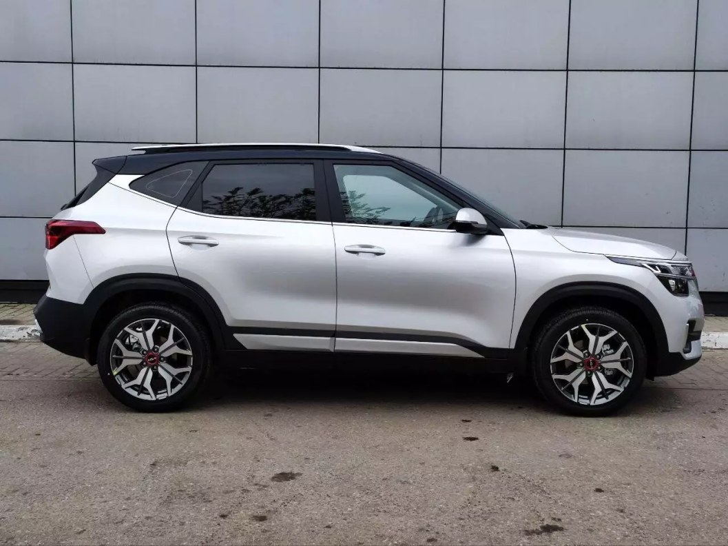 Kia Seltos 4WD CVT фото 8