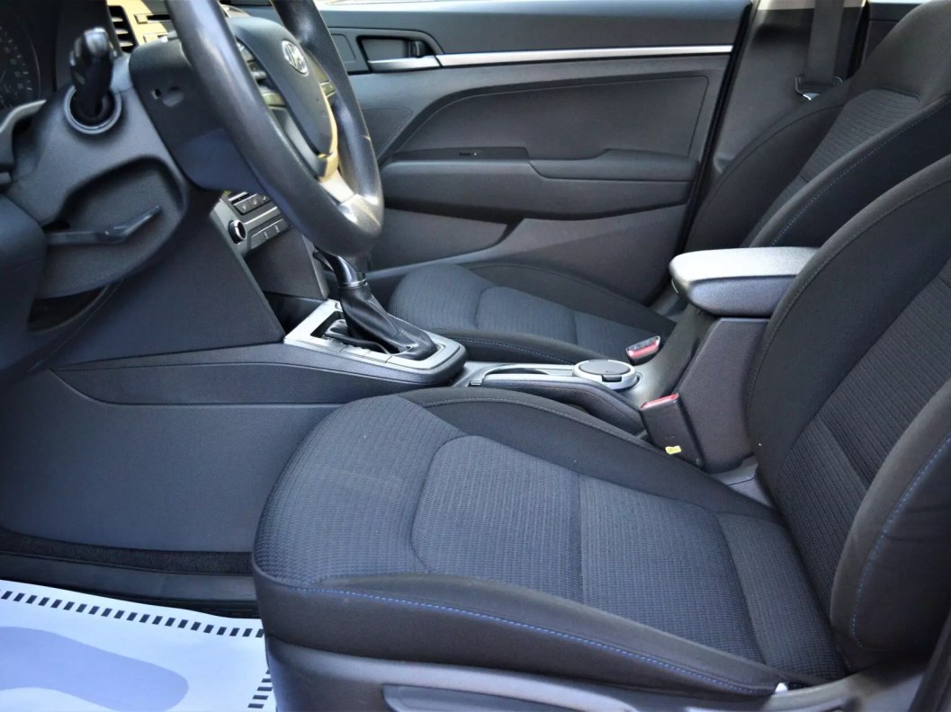 Hyundai Elantra Active 1.6 АКПП фото 9