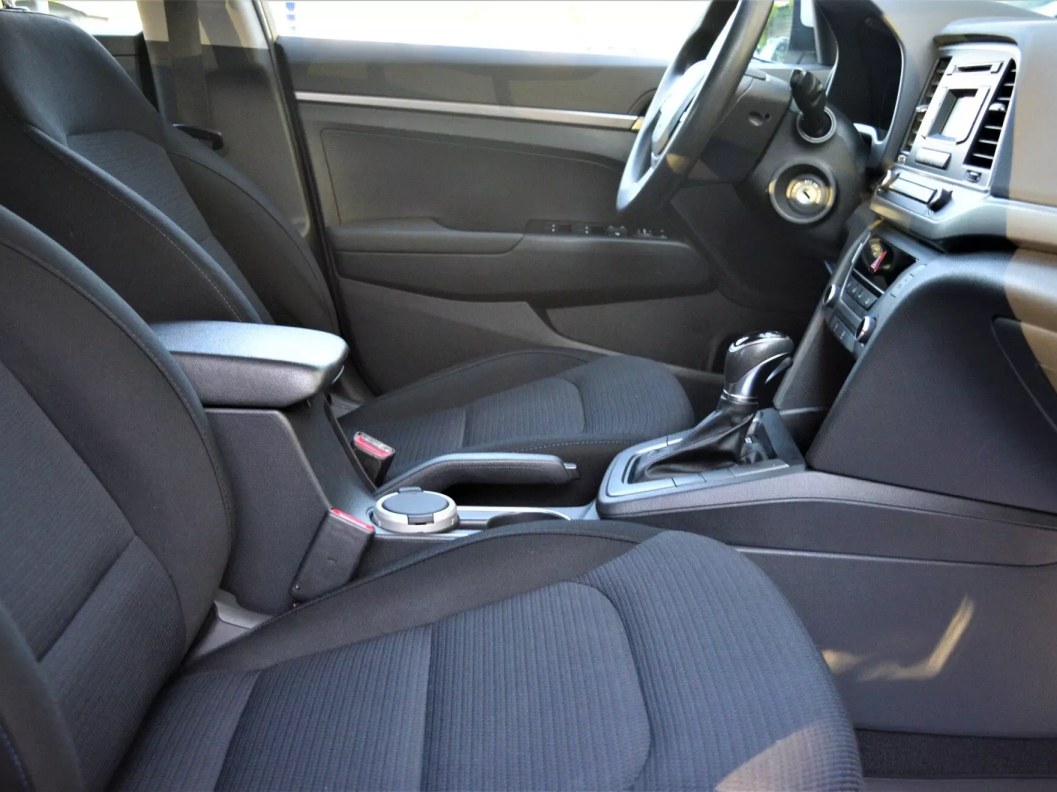 Hyundai Elantra Active 1.6 АКПП фото 11