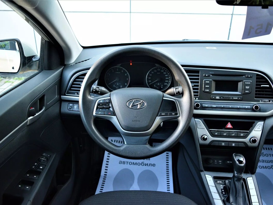 Hyundai Elantra Active 1.6 АКПП фото 16