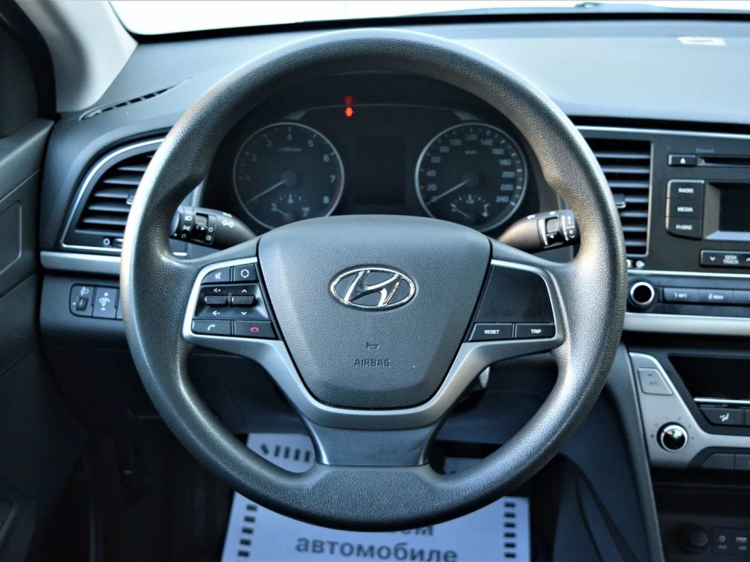 Hyundai Elantra Active 1.6 АКПП фото 17
