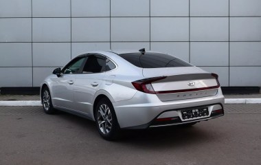 Hyundai Sonata бензин, АКПП, передний привод  превью 5