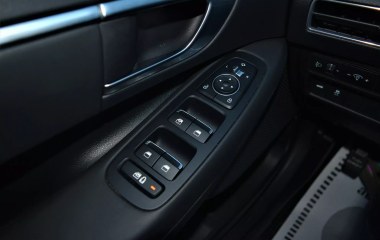 Hyundai Sonata бензин, АКПП, передний привод  превью 13