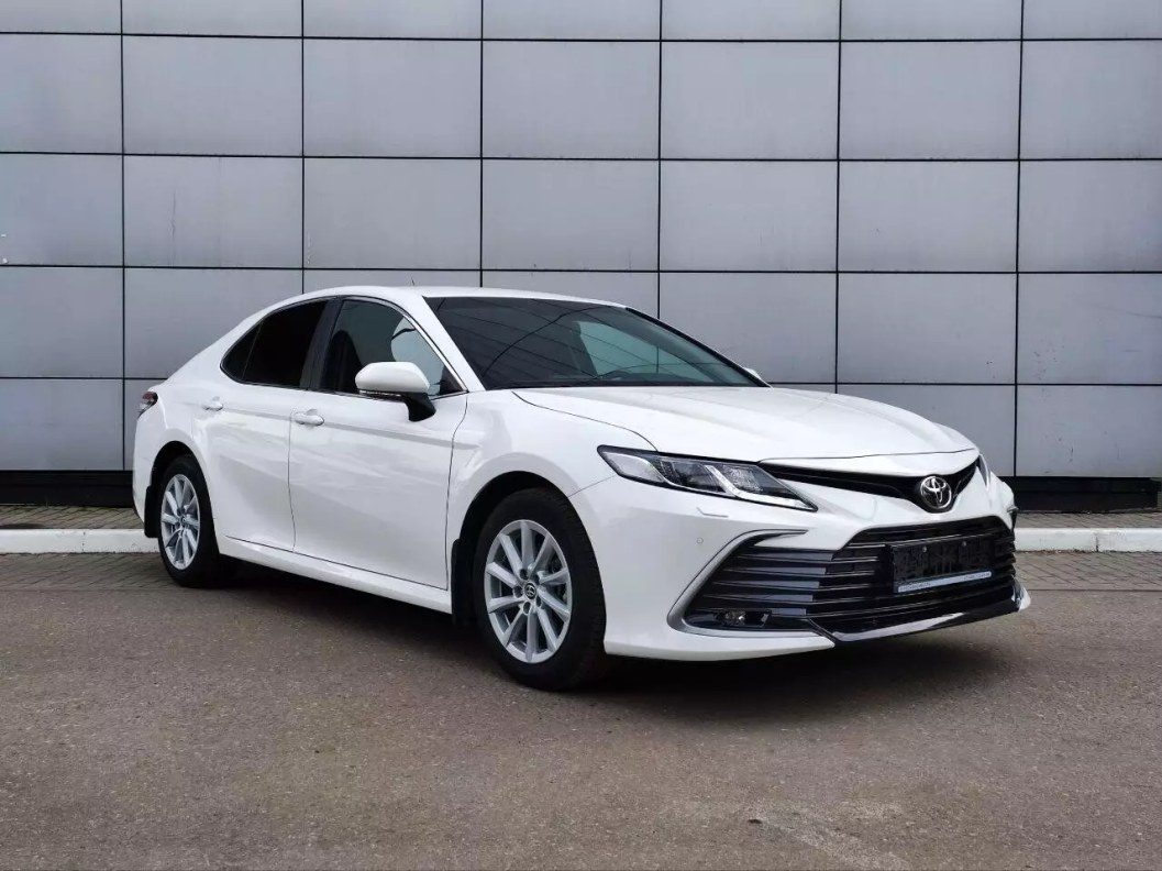 Toyota Camry 2.0 CVT фото 1