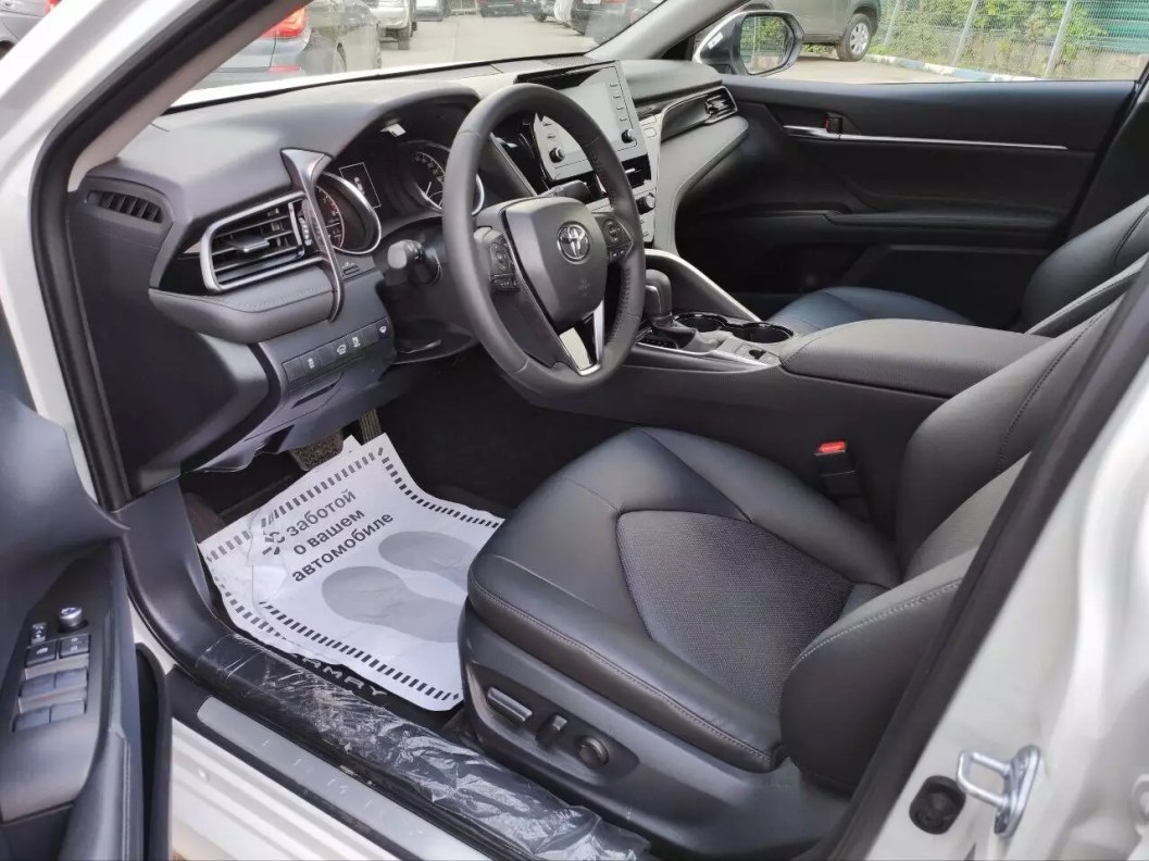 Toyota Camry 2.0 CVT фото 9