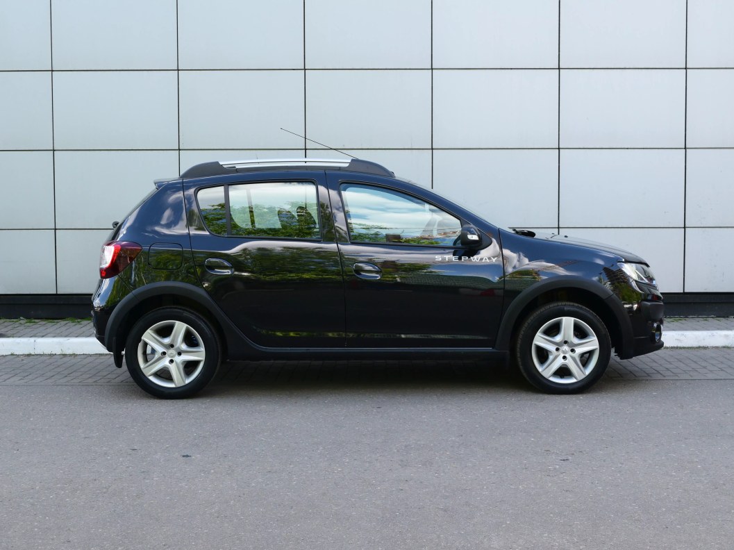 Renault Sandero Privilege 1.6 МКПП фото 8