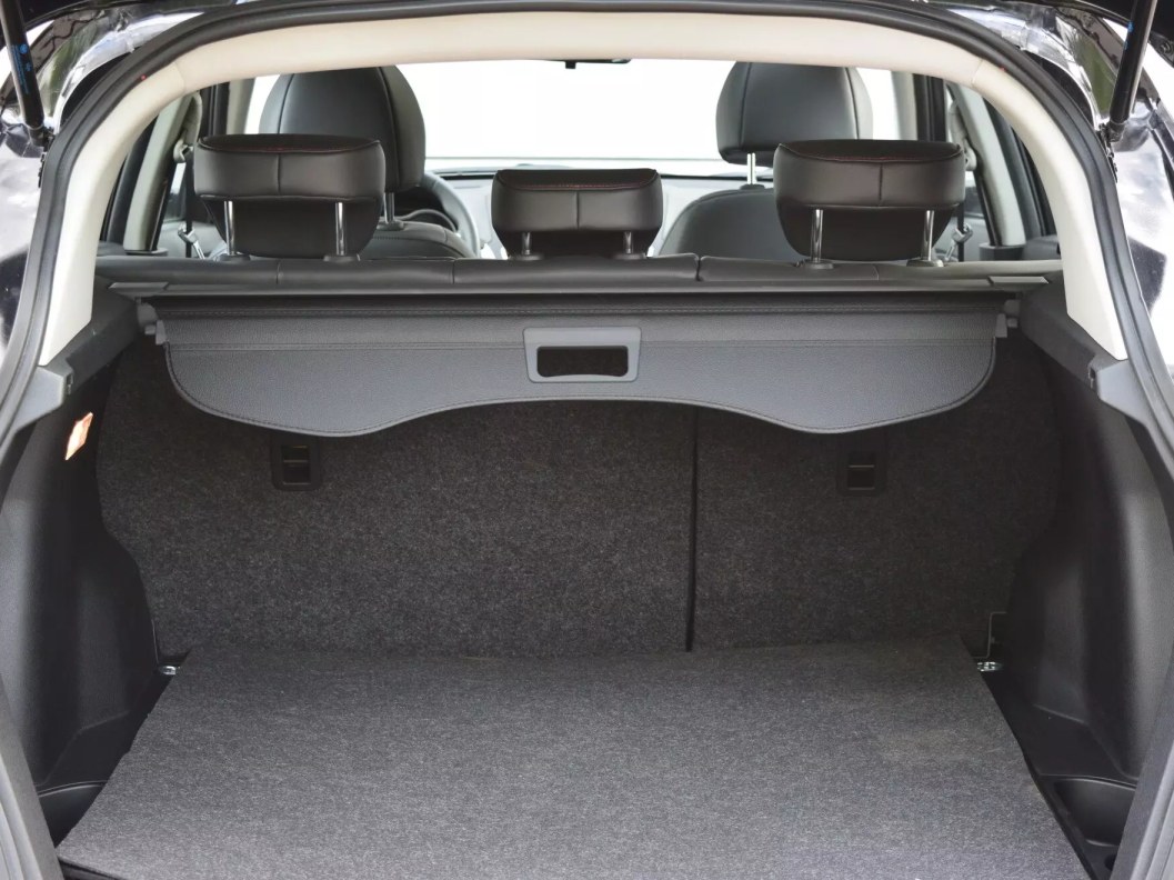 FAW Besturn X80 Luxury 2.0  фото 9
