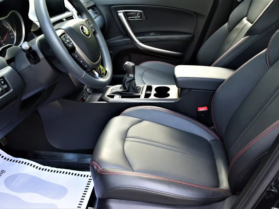 FAW Besturn X80 Luxury 2.0  фото 11