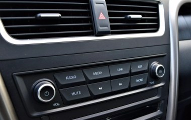 FAW Besturn X80 Luxury 2.0  превью 12