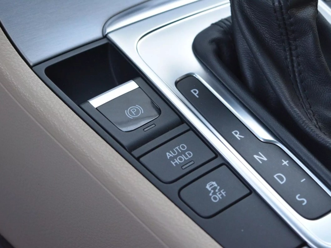 Volkswagen Passat CC Sport 1.8 DSG фото 18