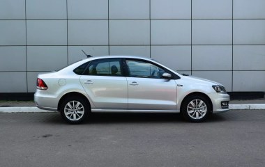 Volkswagen Polo Highline 1.6 АКПП превью 8