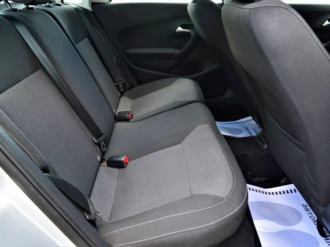 Volkswagen Polo Highline 1.6 АКПП фото 12