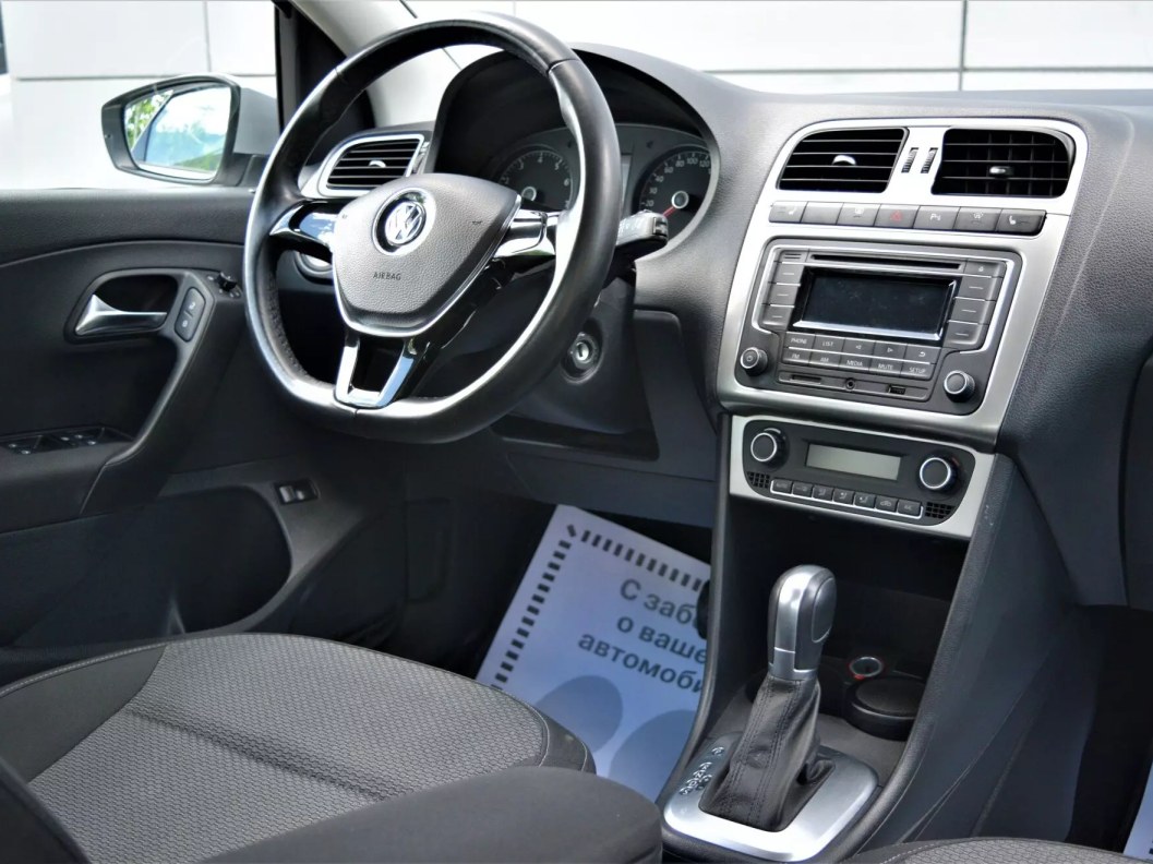 Volkswagen Polo Highline 1.6 АКПП фото 19
