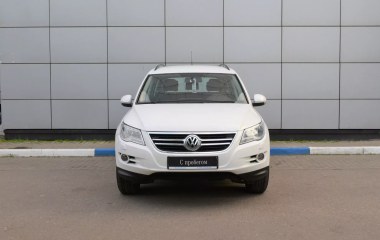 Volkswagen Tiguan 2.0 АКПП превью 2