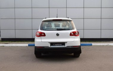 Volkswagen Tiguan 2.0 АКПП превью 5