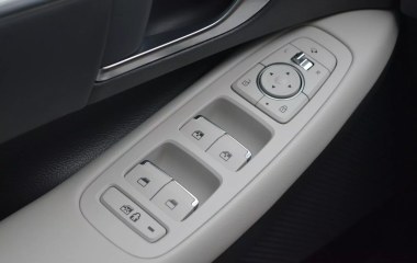 Hyundai Sonata бензин, АКПП, передний привод  превью 12