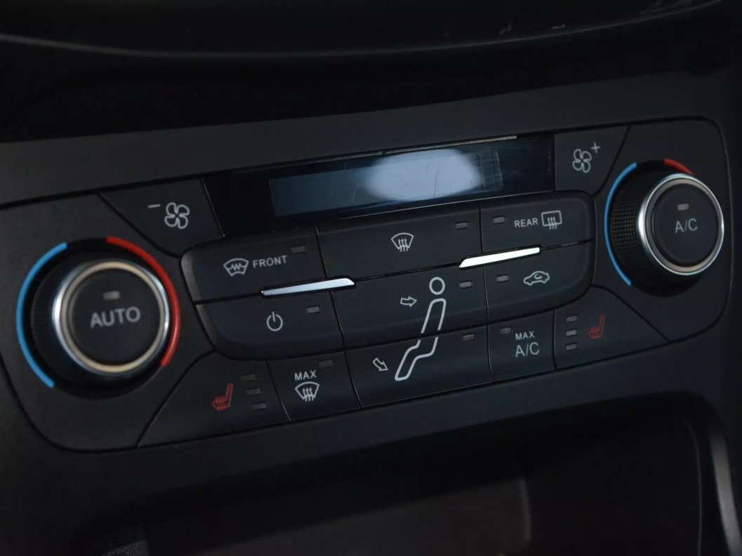 Ford Focus SYNC Edition 1.6 МКПП фото 12