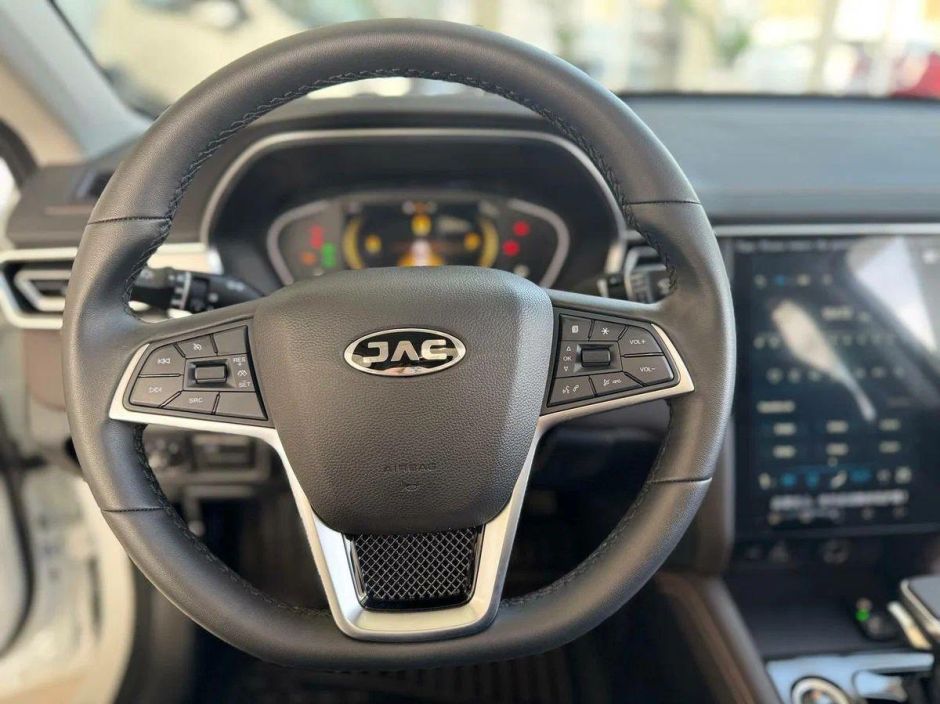 JAC J7 Tech 1.5 CVT, 2024 фото 6