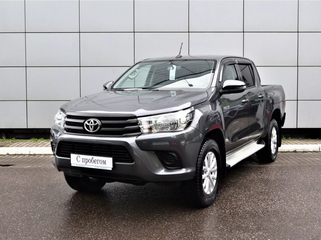 Toyota Hilux Стандарт 2.4 МКПП фото 3