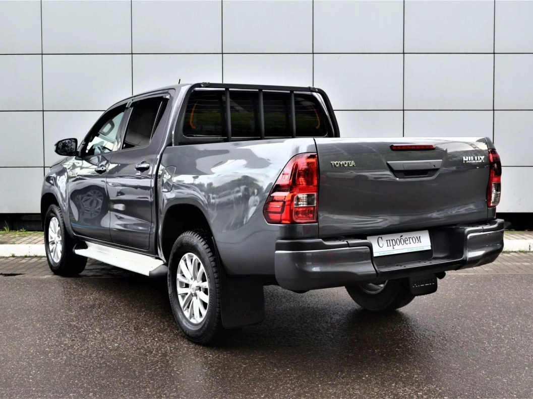 Toyota Hilux Стандарт 2.4 МКПП фото 4